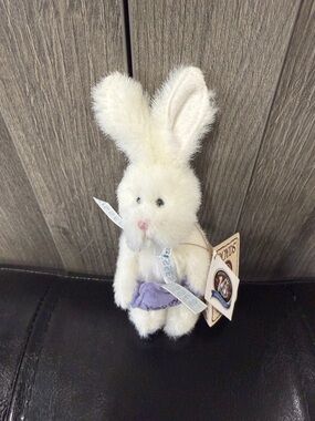 Boyds Bears & Friends Happy Easter Kisses Bunny Rabbit Stuffed Plush Toy